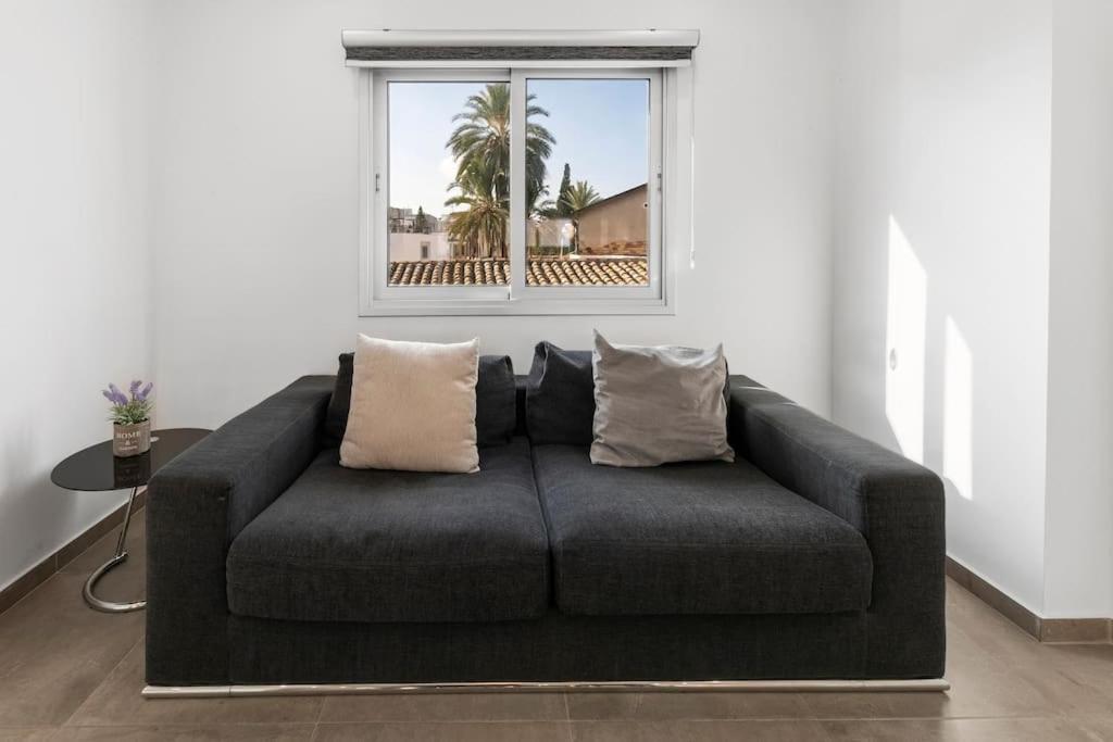 Glabur Stays - The Luxurious 3 Bdr - Cozy Apt Newly Renovated, Nicosia City Agios Dhometios Esterno foto